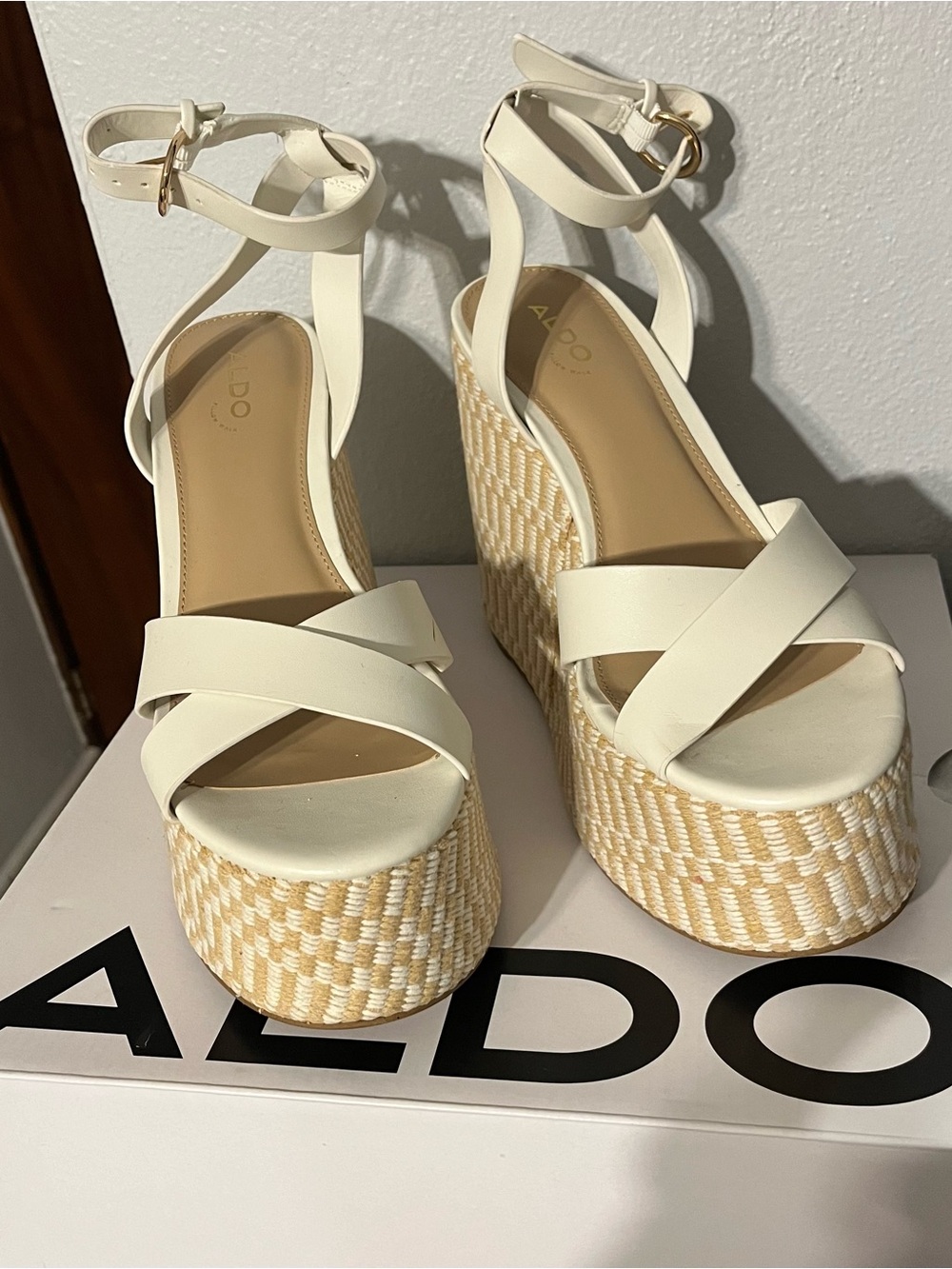 ALDO Cream Woven Raffia Platform Ankle-Strap Wedges Sz 8